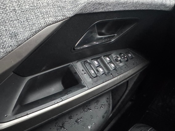 Aperçu de la photo 16 du véhicule PEUGEOT 3008