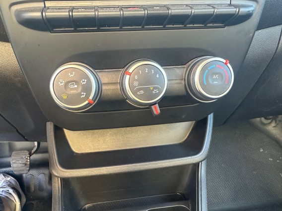 Aperçu de la photo 12 du véhicule RENAULT EXPRESS VAN