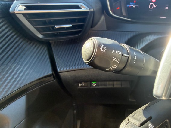 Aperçu de la photo 21 du véhicule PEUGEOT 2008