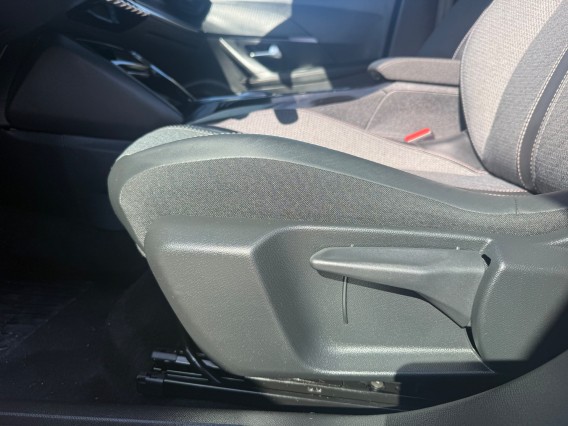 Aperçu de la photo 27 du véhicule PEUGEOT 2008