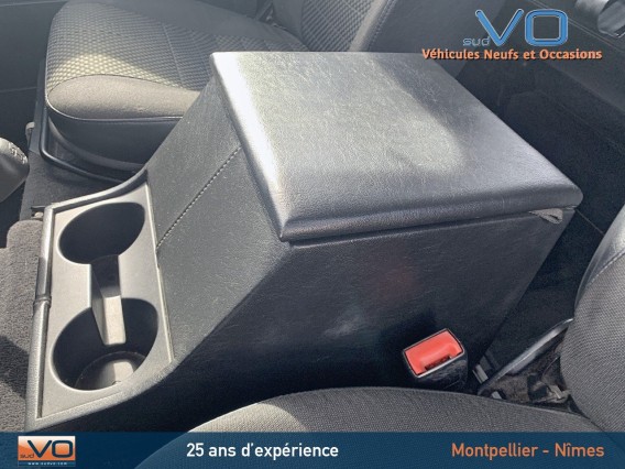 Aperçu de la photo 16 du véhicule LAND-ROVER DEFENDER 110 II STATION WAGON