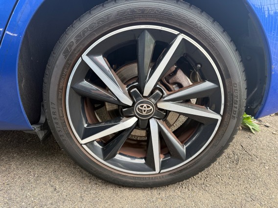 Aperçu de la photo 31 du véhicule TOYOTA AURIS RC18