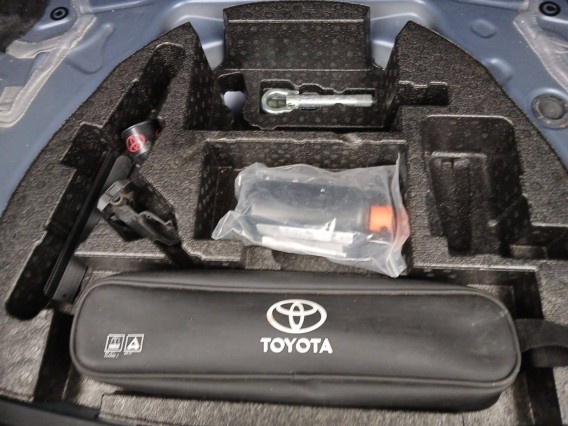 Aperçu de la photo 43 du véhicule TOYOTA AURIS RC18