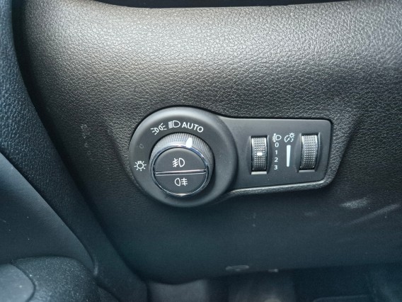 Aperçu de la photo 20 du véhicule JEEP COMPASS