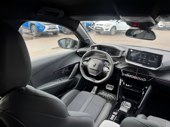 Aperçu de la photo 13 du véhicule PEUGEOT 208