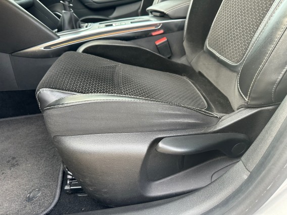 Aperçu de la photo 15 du véhicule RENAULT MEGANE IV ESTATE