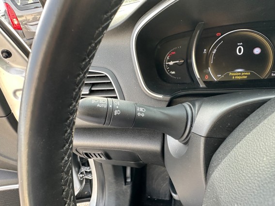 Aperçu de la photo 17 du véhicule RENAULT MEGANE IV ESTATE