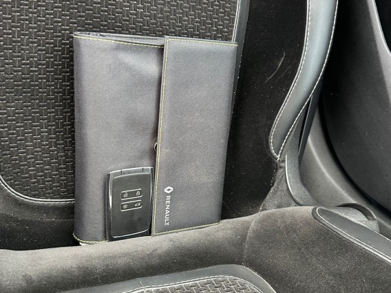 Aperçu de la photo 25 du véhicule RENAULT MEGANE IV ESTATE