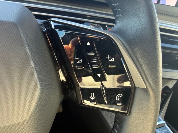 Aperçu de la photo 17 du véhicule PEUGEOT 3008