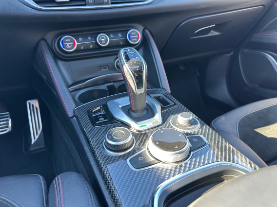 Aperçu de la photo 22 du véhicule ALFA ROMEO STELVIO MY22