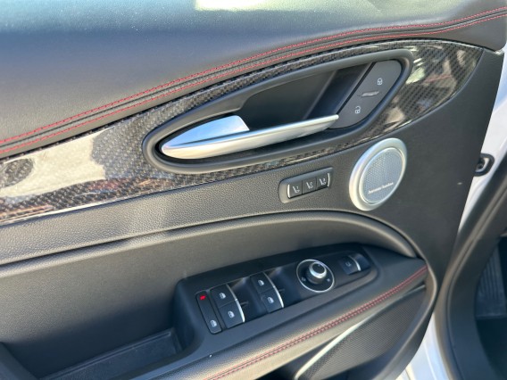 Aperçu de la photo 24 du véhicule ALFA ROMEO STELVIO MY22