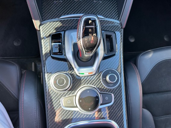 Aperçu de la photo 36 du véhicule ALFA ROMEO STELVIO MY22