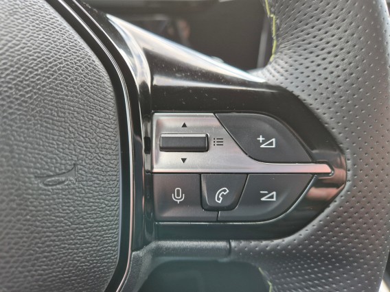 Aperçu de la photo 14 du véhicule PEUGEOT 408