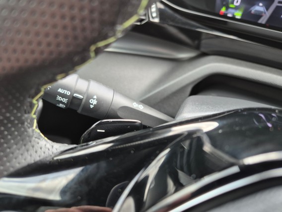 Aperçu de la photo 17 du véhicule PEUGEOT 408