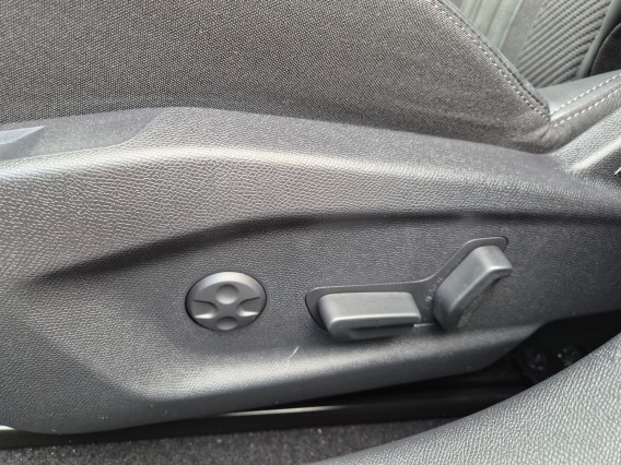 Aperçu de la photo 23 du véhicule PEUGEOT 408