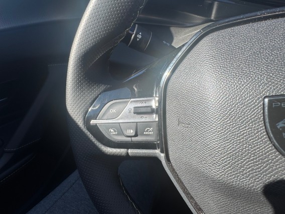 Aperçu de la photo 17 du véhicule PEUGEOT 408