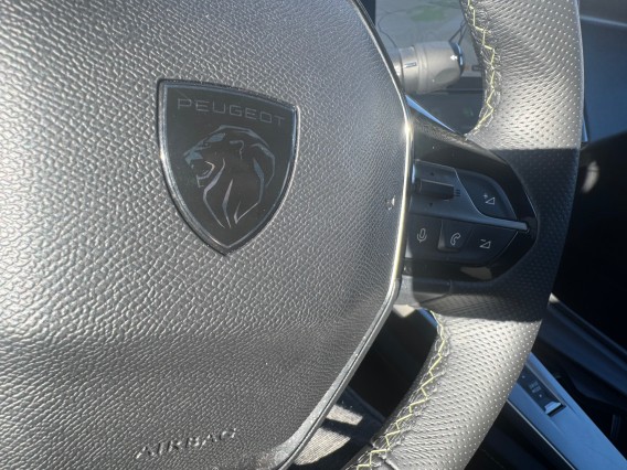 Aperçu de la photo 18 du véhicule PEUGEOT 408