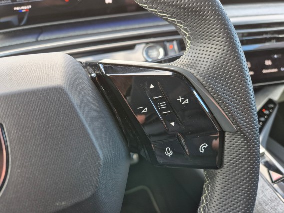 Aperçu de la photo 13 du véhicule PEUGEOT 3008