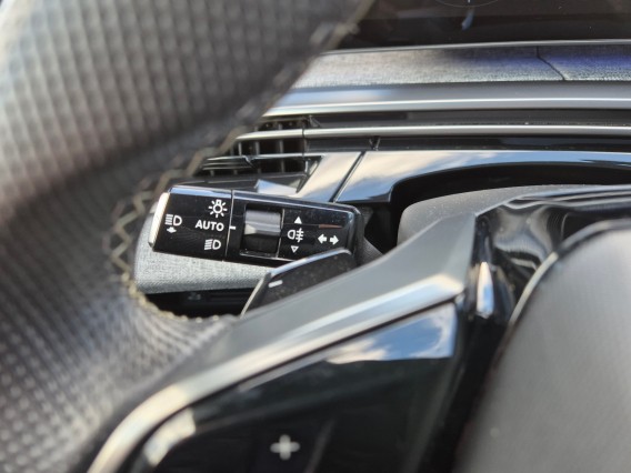 Aperçu de la photo 16 du véhicule PEUGEOT 3008