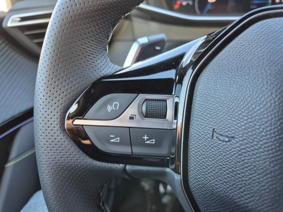 Aperçu de la photo 19 du véhicule PEUGEOT 208