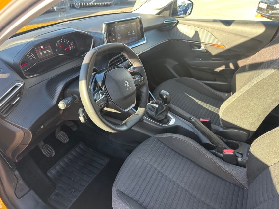 Aperçu de la photo 11 du véhicule PEUGEOT 208