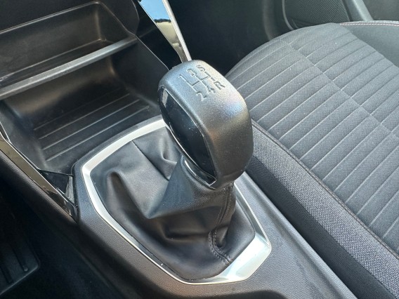 Aperçu de la photo 22 du véhicule PEUGEOT 208