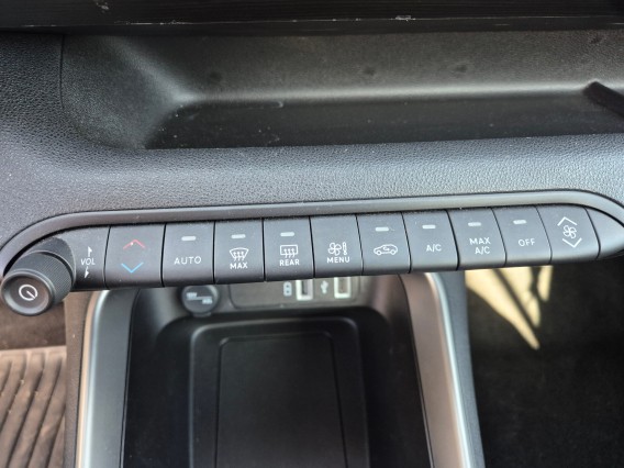 Aperçu de la photo 14 du véhicule JEEP AVENGER