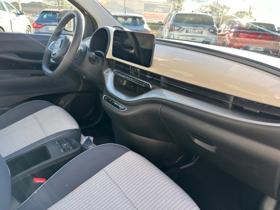 Aperçu de la photo 15 du véhicule FIAT 500e 3+1 MY22 SERIE 1 STEP 2