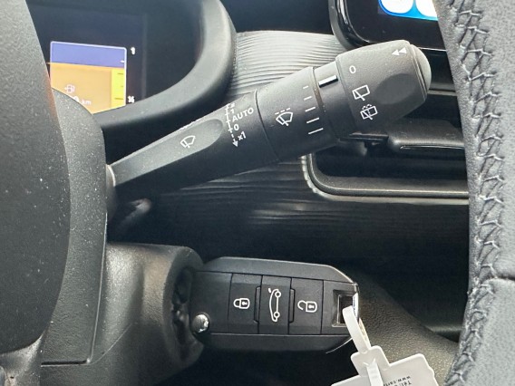 Aperçu de la photo 28 du véhicule JEEP AVENGER