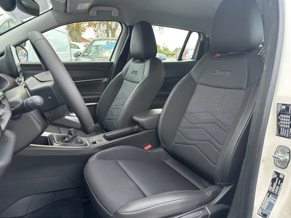 Aperçu de la photo 30 du véhicule JEEP AVENGER