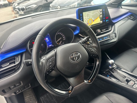 Aperçu de la photo 15 du véhicule TOYOTA C-HR HYBRIDE