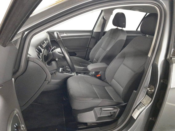 Aperçu de la photo 5 du véhicule VOLKSWAGEN GOLF