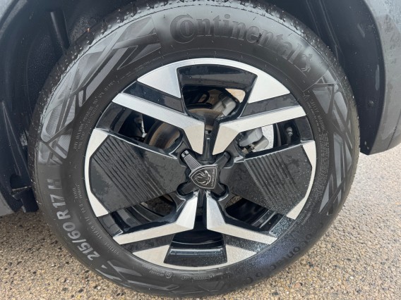 Aperçu de la photo 14 du véhicule PEUGEOT 2008