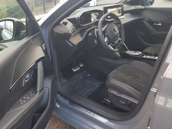 Aperçu de la photo 11 du véhicule PEUGEOT 208