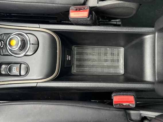 Aperçu de la photo 35 du véhicule MINI COUNTRYMAN F60