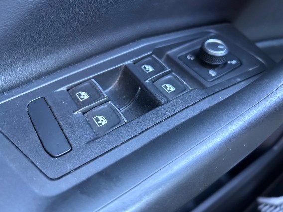 Aperçu de la photo 16 du véhicule VOLKSWAGEN T-ROC CABRIOLET