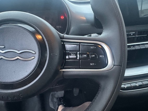 Aperçu de la photo 16 du véhicule FIAT 500e BERLINE MY22 SERIE 1 STEP 2