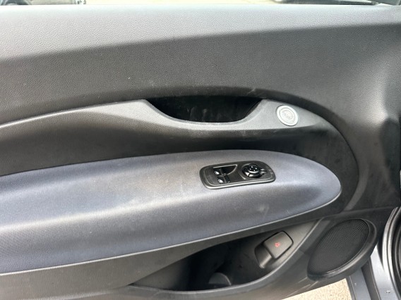 Aperçu de la photo 11 du véhicule FIAT 500e BERLINE MY22 SERIE 1 STEP 2