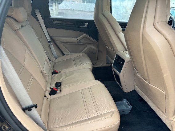 Aperçu de la photo 10 du véhicule PORSCHE CAYENNE COUPE