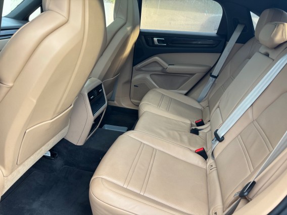 Aperçu de la photo 18 du véhicule PORSCHE CAYENNE COUPE