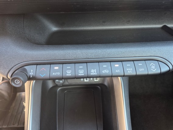 Aperçu de la photo 15 du véhicule JEEP AVENGER