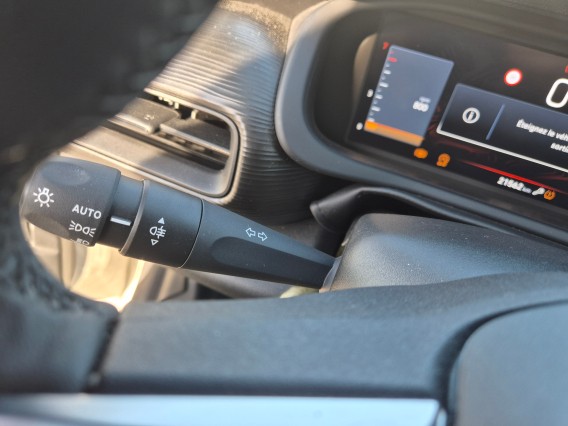 Aperçu de la photo 21 du véhicule JEEP AVENGER