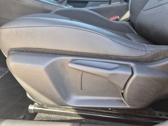 Aperçu de la photo 28 du véhicule JEEP AVENGER