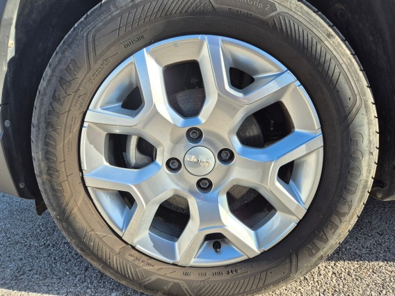 Aperçu de la photo 29 du véhicule JEEP AVENGER