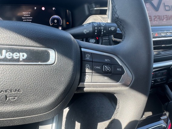 Aperçu de la photo 15 du véhicule JEEP COMPASS