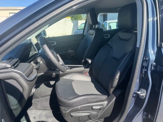 Aperçu de la photo 17 du véhicule JEEP COMPASS