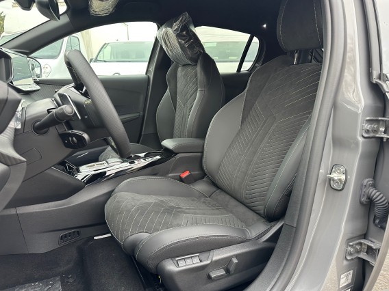 Aperçu de la photo 29 du véhicule PEUGEOT 208