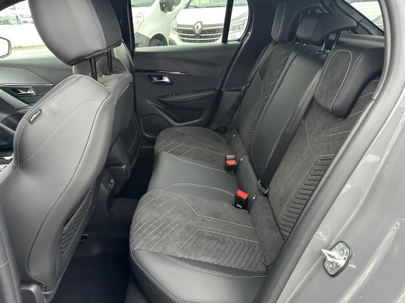 Aperçu de la photo 32 du véhicule PEUGEOT 208