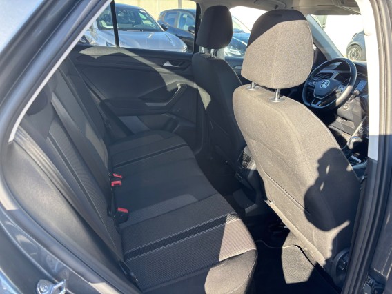 Aperçu de la photo 10 du véhicule VOLKSWAGEN T-ROC