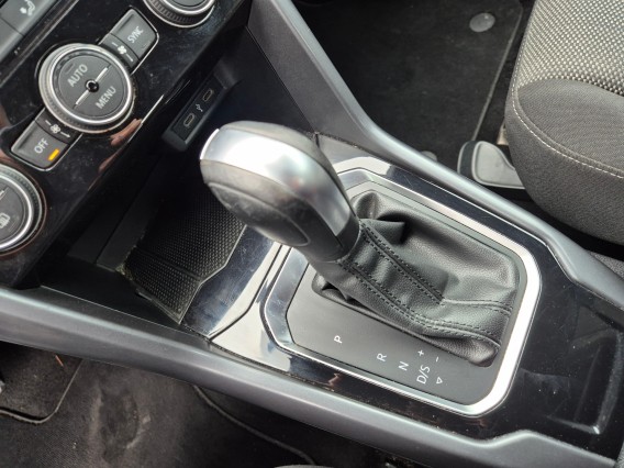 Aperçu de la photo 9 du véhicule VOLKSWAGEN T-ROC CABRIOLET